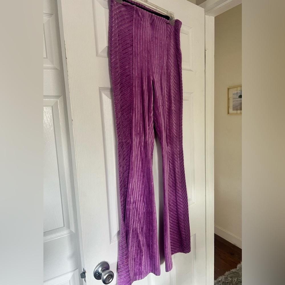 WORN ONCE Slim Pull-On Velvet Flare Pants